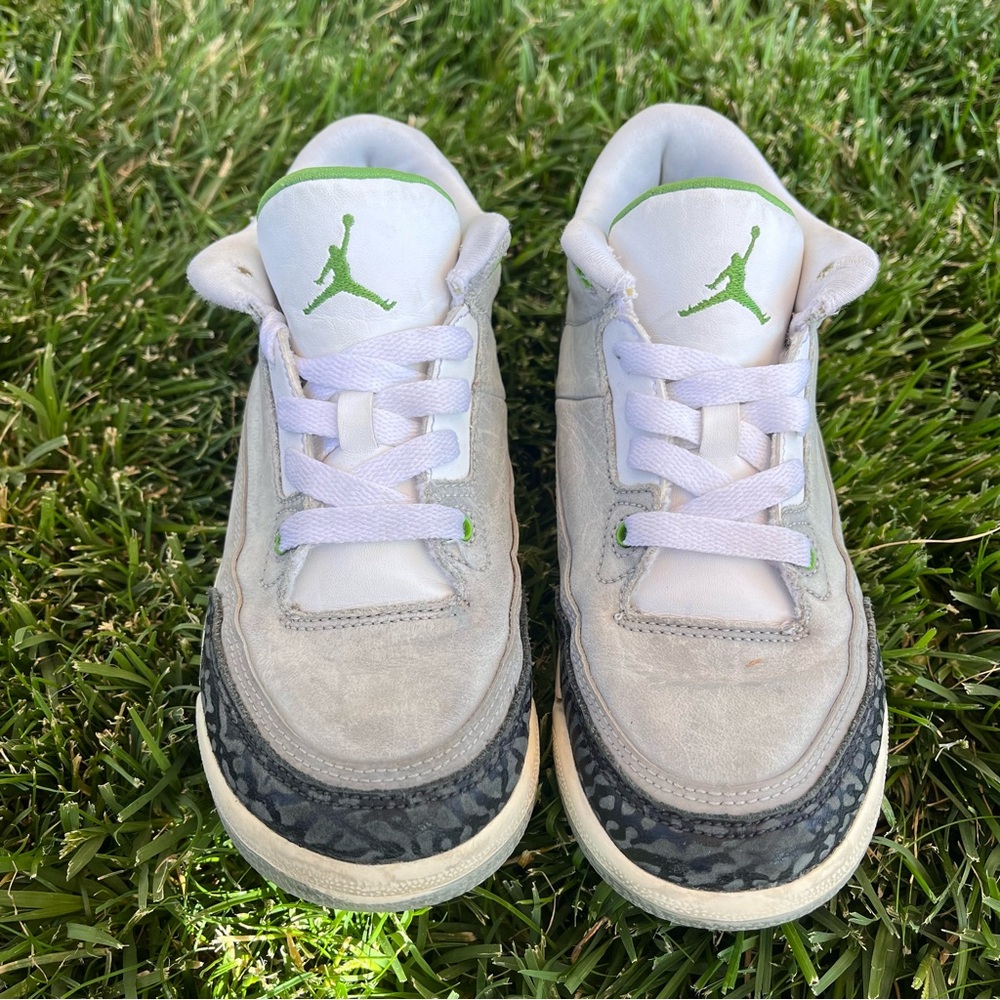 Jordan Kids Gray and White Sneakers with Green Accents